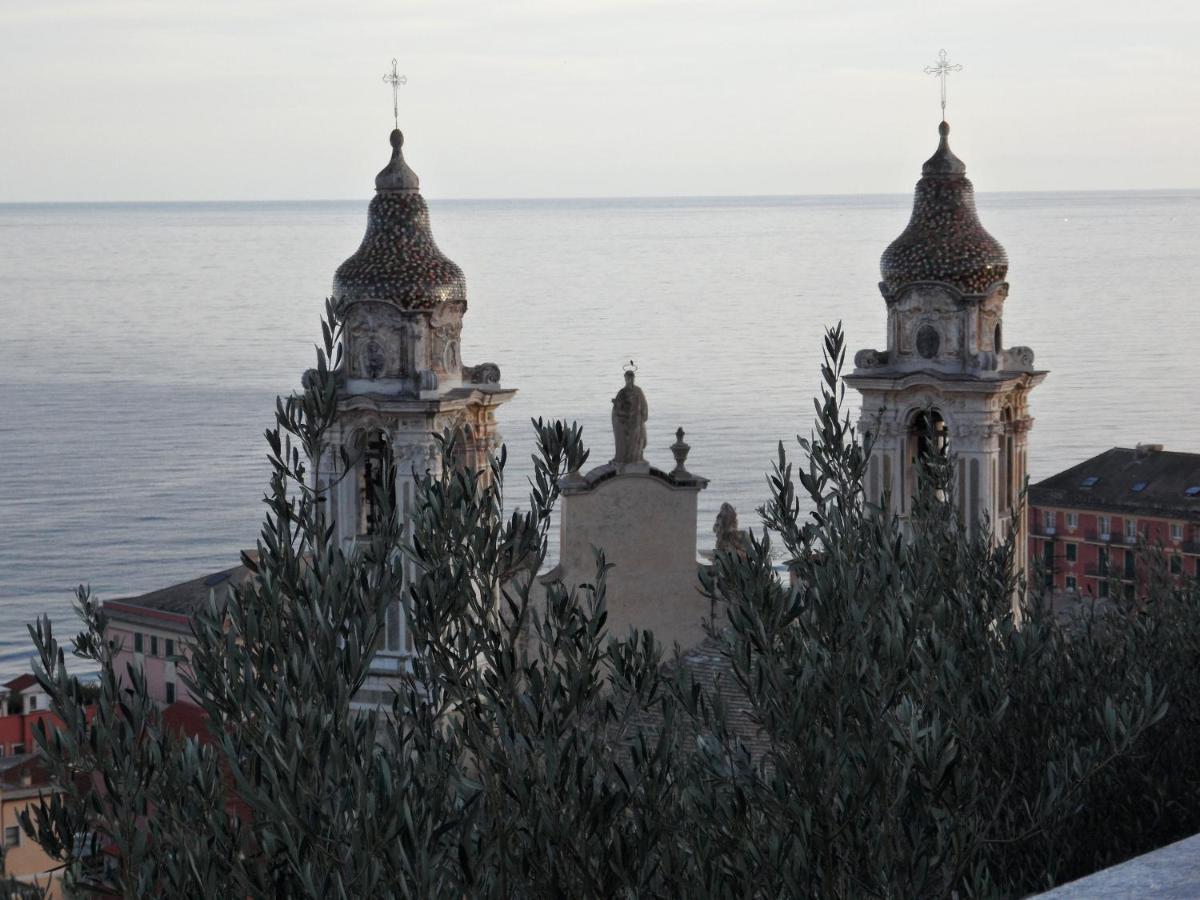 Alloggio Fronte Mare, 3 Camere E Cortile Privato. Laigueglia Bagian luar foto